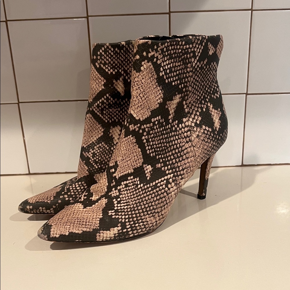 Steven by Steve Madden Snakeskin Pattern Ankle Heel Boots Size 6.5 EUC